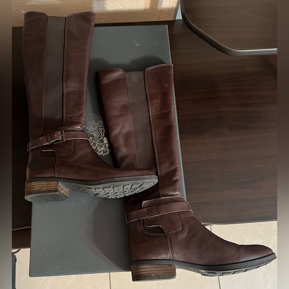 Vince Camuto Pipper boots size 7M. - Picture 4 of 15